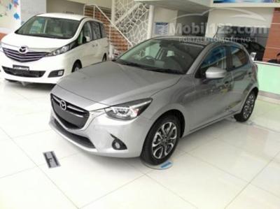 Mazda 2 skyactiv 2015 silver