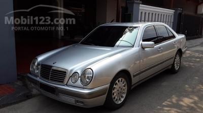 Mercedes Benz W210 New Eyes E320 Elegance 1997