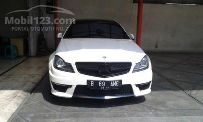 Mercedes benz C63 AMG Coupe 2011