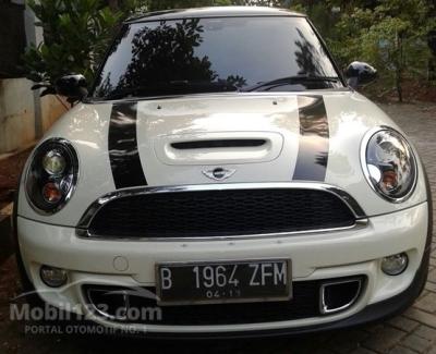 Mini Cooper Type S Turbo 1600 cc Tahun 2014