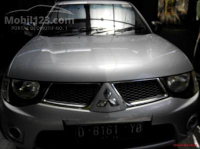 Mitsubishi Strada Triton 2.5 GLS Double cabin tahun 2011 ISTIMEWA