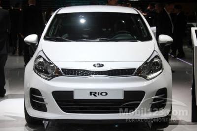 NEW KIA RIO PLATINUM 1.4 AT 2015