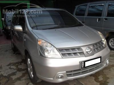 Nissan Grand Livina SV 1.5 MT Th.2010 Silver GRESS DP MURAH