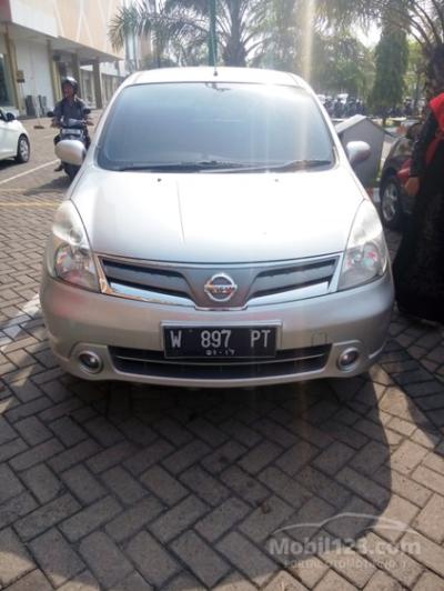 Nissan Grand Livina XV MT 2011 akhir Silver Metalic