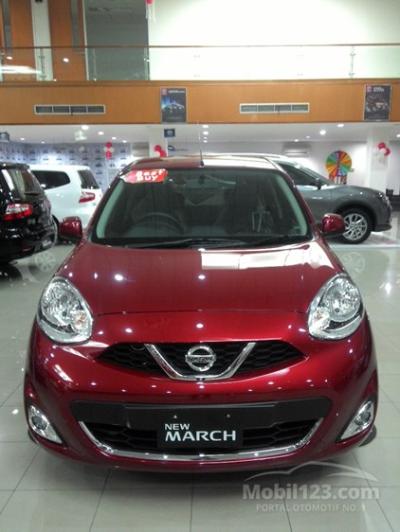 Nissan March 1,2 XS