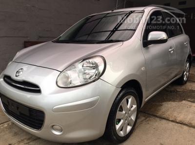 Nissan March 2011 Automatic Silver Mulus very good condition