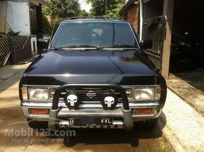 Nissan Terrano 2.4 Kingsroad F2 Wagon tahun 2002