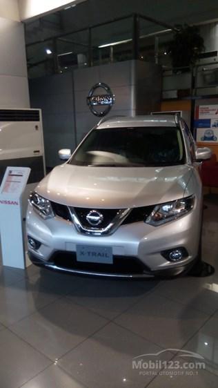 Nissan X-Trail 2.5 CVT Disc 37.5 Juta