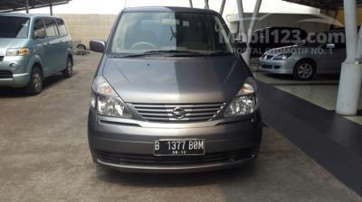 Nissan serena CT matic warna grey 2011 garansi 1th