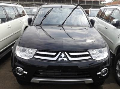 PAJERO SPORT DAKAR HITAM 2015