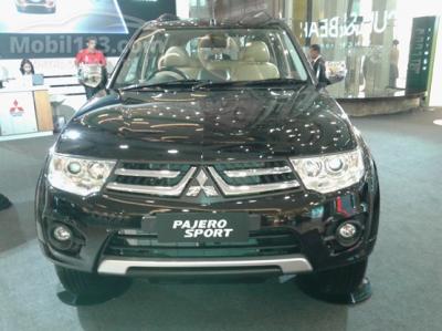 PAJERO SPORT GLS 2WD MANUAL HABISIN STOCK 2015