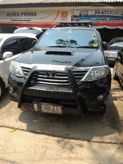 Toyota Fortuner VNT 2013 2.5 G Manual