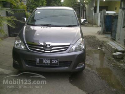 Toyota Kijang Innova 2.5 G 2010