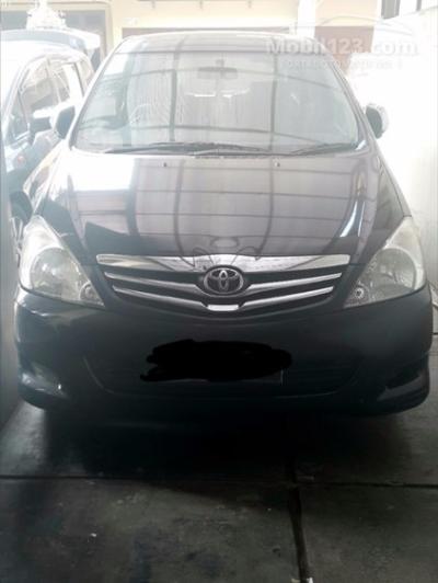 Toyota Kijang Innova 2011 V 2.5