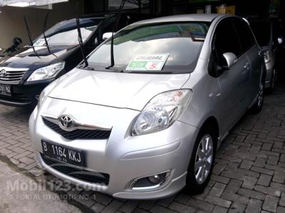 Toyota Yaris 1,5 E 2011