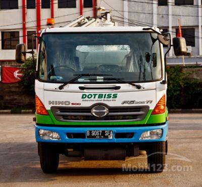 VACUUM TRUCK 2013 Hino Ranger FG 235 JJ