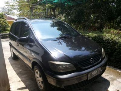 ZAFIRA MPV 2002 HITAM UNGARAN