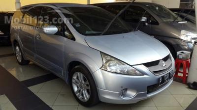 mitsubishi grandis GT At warna silver thn 2009 siap pakai