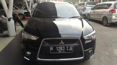 mitsubishi outlander px matic warna hitam 2012 siap pakai