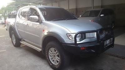 mitsubishi strada triton 4x4 At silver 2008