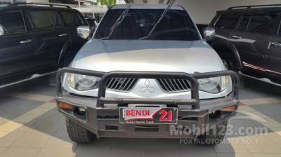 mitsubishi strada triton exceed AT warna silver 2008