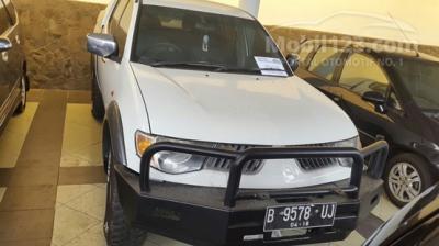 mitsubishi triton L200 Glx Mt putih 2008 siap pakai