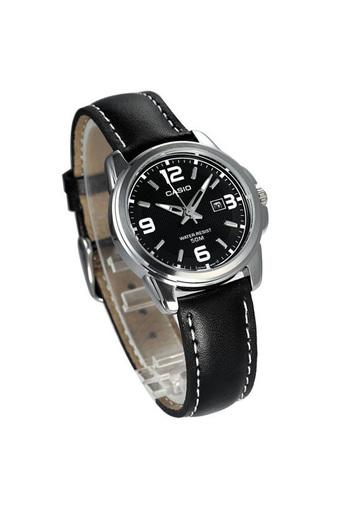 Casio Jam Tangan Wanita - Hitam - Strap Kulit - LTP-1314L-8A  