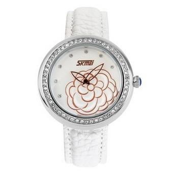 Lady's Vogue Quartz Watch Enchased Diamonds Fashion Wristwatch(White)(INTL)  