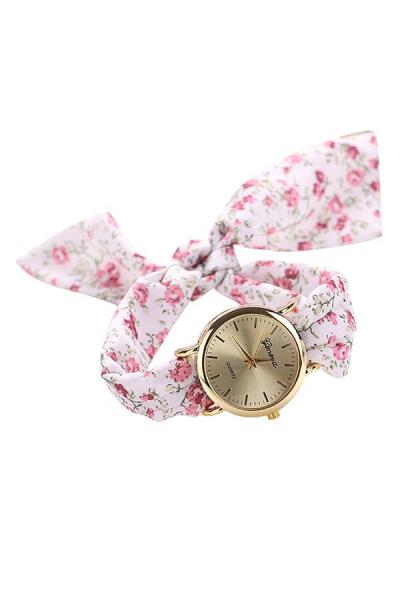 Norate Quartz Analog Women's White Floral Allover Cloth Scarf Wrist Watch